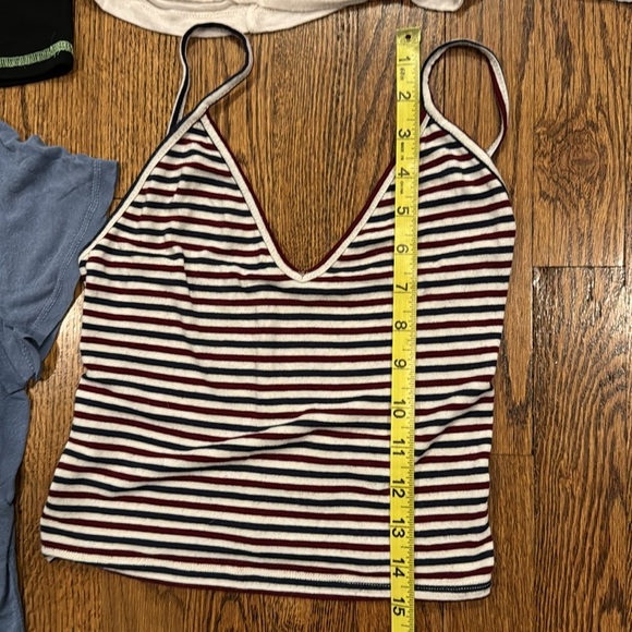 Brandy Melville bundle of 5 tops variety of colors one size - Picture 3 of 12